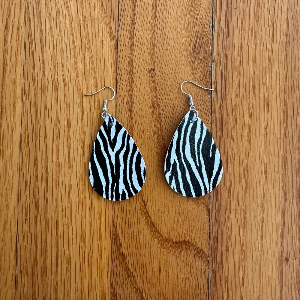 Hand made earrings 🌸